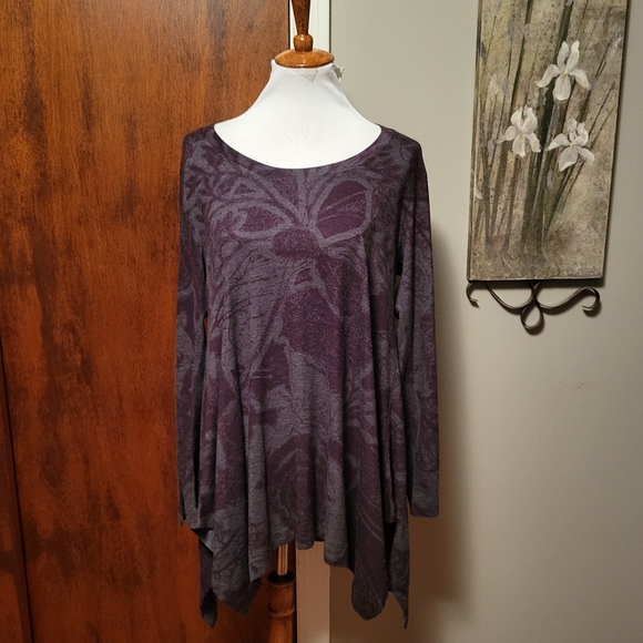 Soft Surroundings Knit Top Medium Scoop Neck Purple Floral Shark Bite